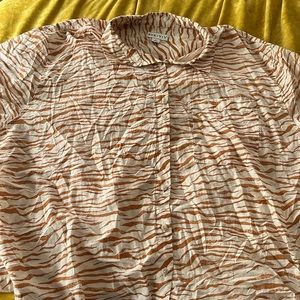 EUC - A New Day Tiger 🐯 Blouse